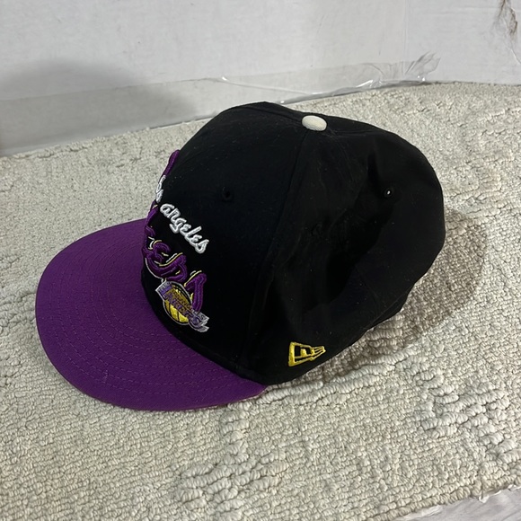 Los Angeles Lakers size adjustable - Picture 2 of 12